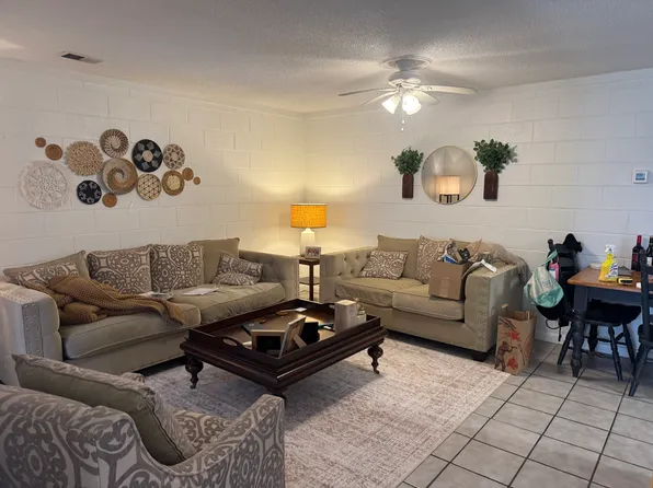 137 Purefoy Rd #C, Chapel Hill, NC 27514