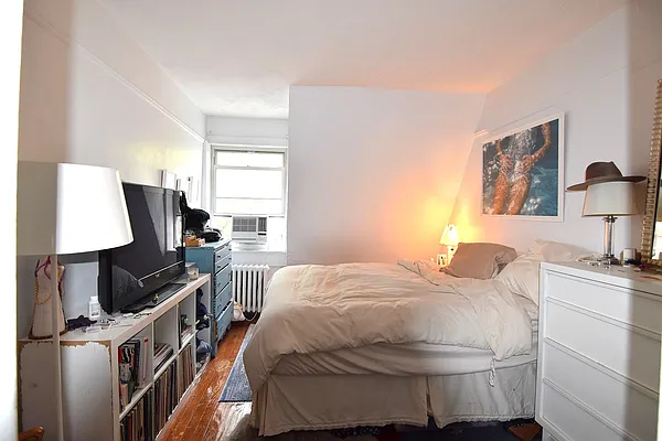 Rented by Manhattan Spaces | media 16