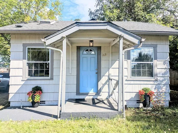 3621 E Amazon Dr, Eugene, OR 97405