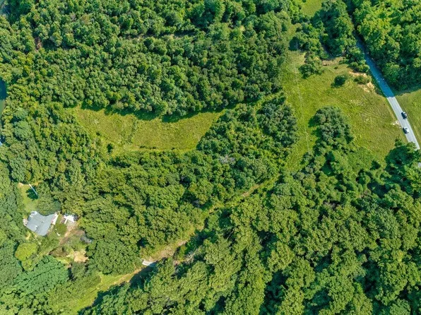 2 Piney Point Rd, Union Hall, VA 24176