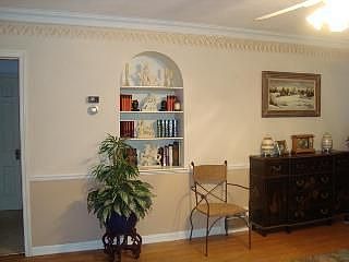 2nd image of 6808 Woodhaven Ave