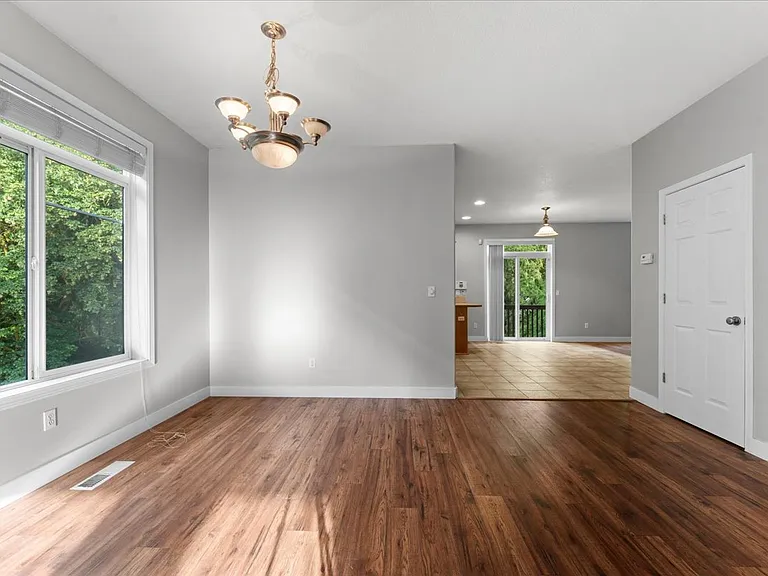 315 S 34th Pl — Photo 19