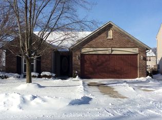 6736 Dorchester Dr, Zionsville, IN 46077