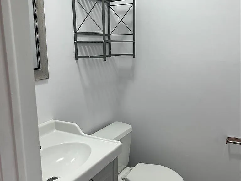 3113 Lucas Dr — Photo 6