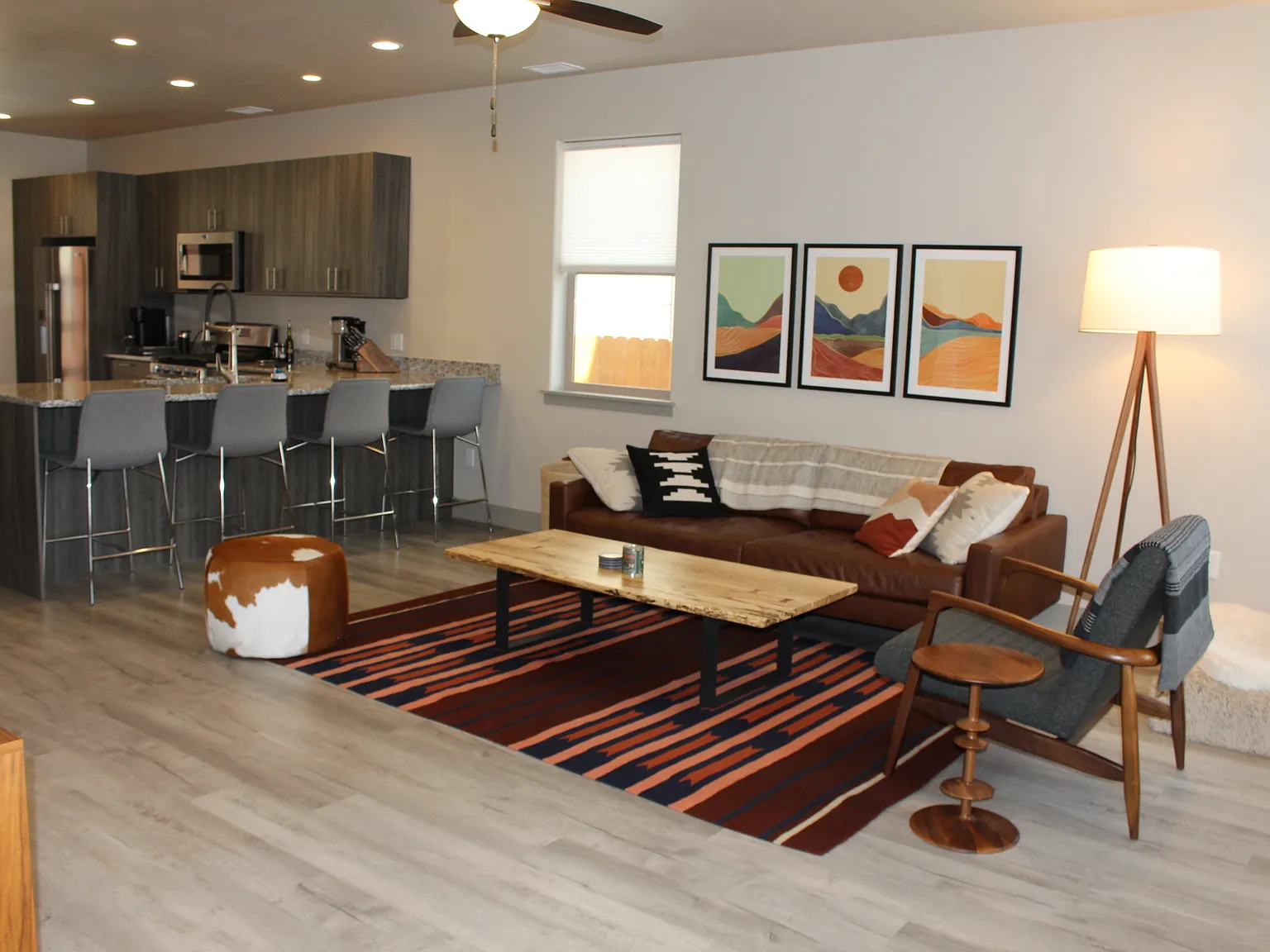 3 bed, 2.5 bath, 1393 sqft, $2,600 — Photo 3