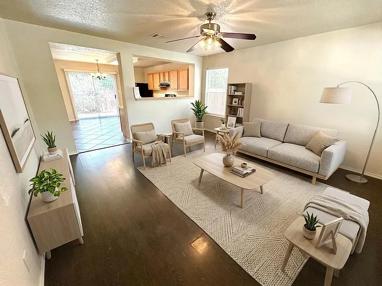 110 Jetlyn Dr — Photo 3