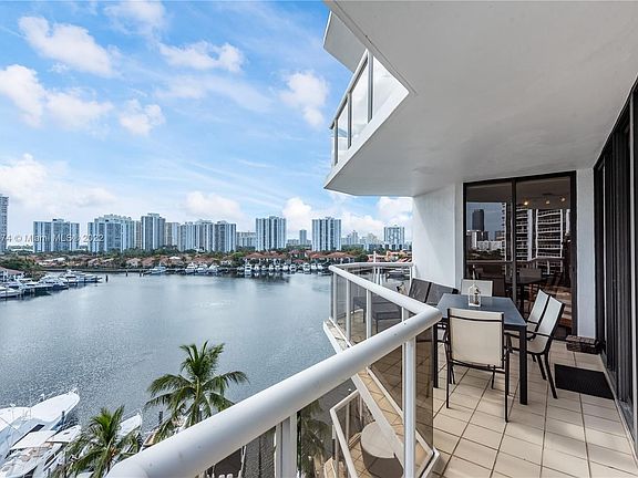 2nd image of 3610 Yacht Club Dr APT 808