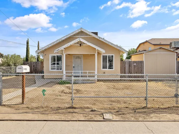 1009 W Goshen Avenue, Visalia, CA 93291