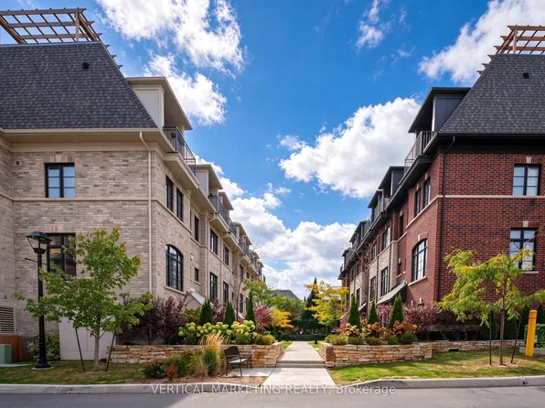 40 Lunar Cres #72, Mississauga, ON L5M 2R4