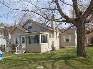 204 Michigan Ave, Charlevoix, MI 49720