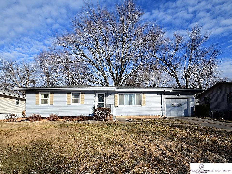 1st image of 2820 Irene St