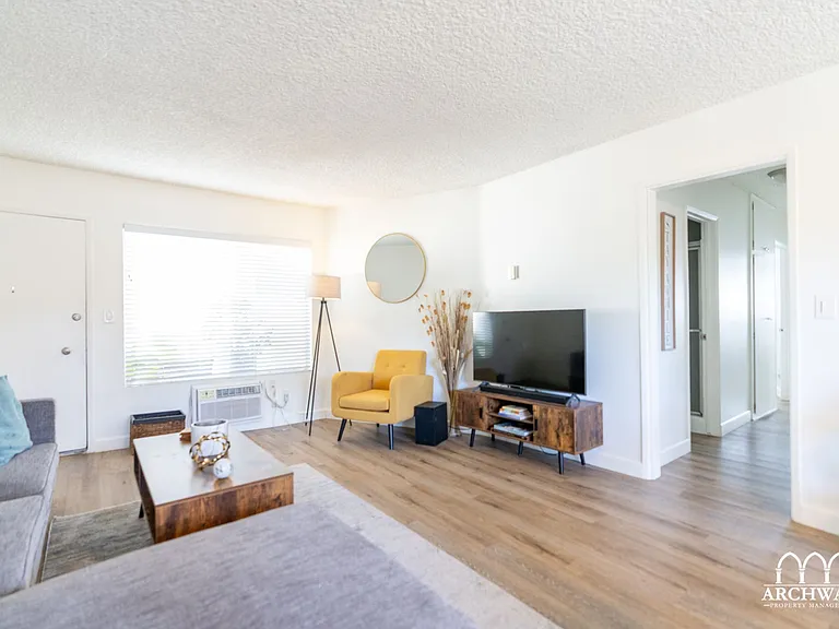 10725 Acama St — Photo 52