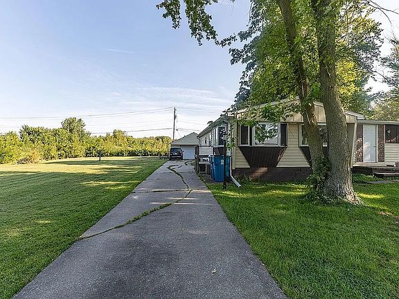 2nd image of 16713 10th Ave N