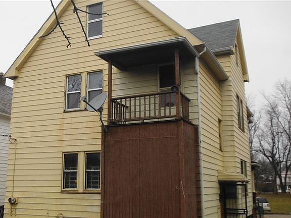 4th image of 9014 Fuller Ave