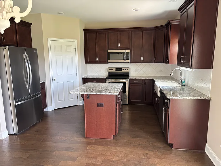 24656 Beacon Cir — Photo 17