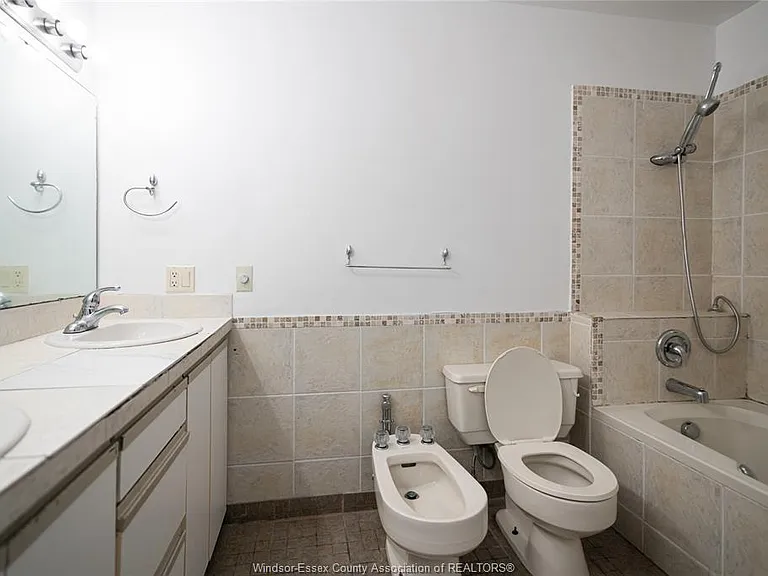 16 Eugenie St #UPPER — Photo 26