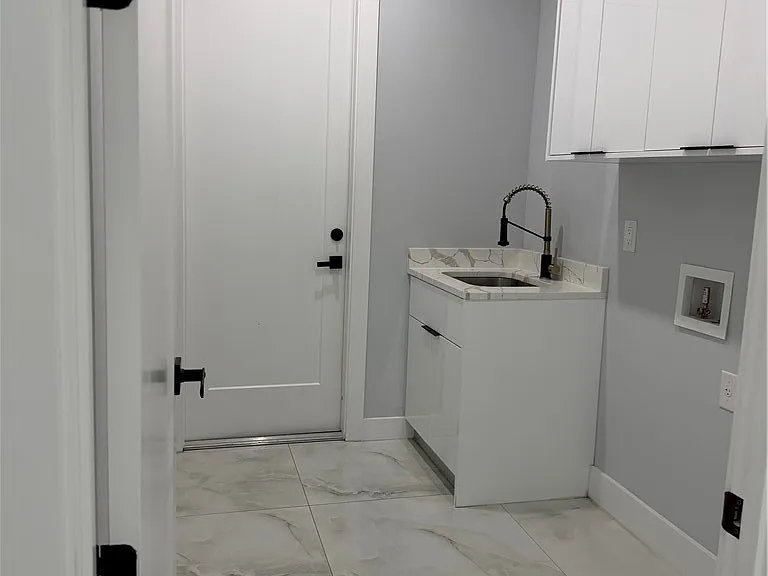 221 SW 25th Ave — Photo 22