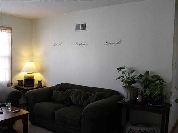 4th image of 37 Wheatland Dr