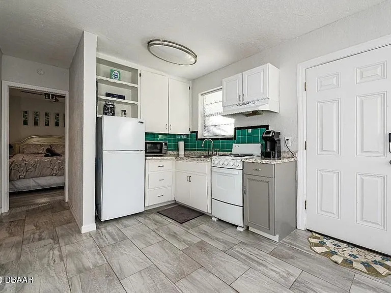 828 N Grandview Ave #4 — Photo 5