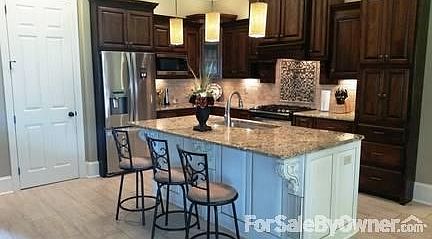 Kitchen : Custom Cabinets,lights,soft close drawers/doors, 3 cm Granite, Island, Gas Range