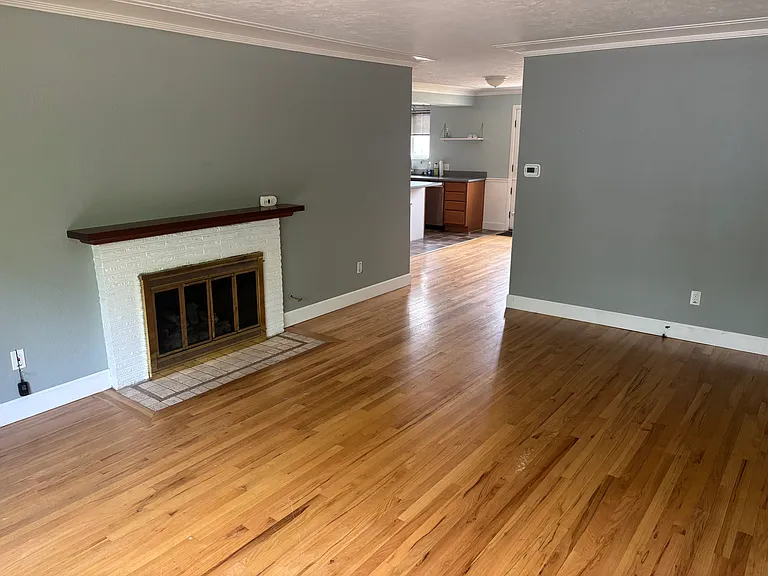 7814 SE Center St — Photo 2