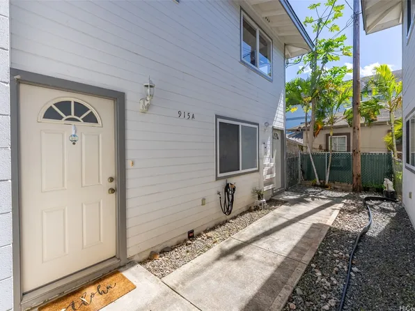 915 McCully St APT A, Honolulu, HI 96826