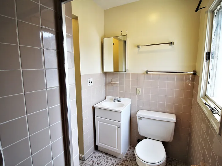 920 Saint Paul St — Photo 21