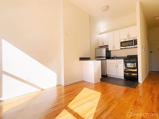 Rented by City Connections Realty | media 12