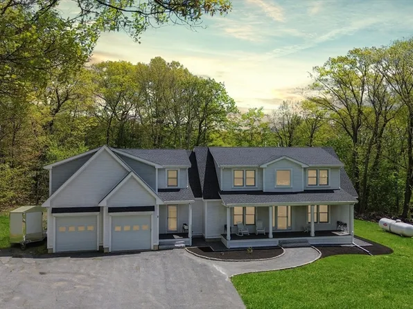8 Clydesdale Ave, Pelham, NH 03076