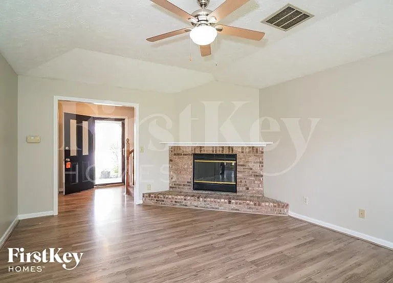 16 Wildwood Ct — Photo 2