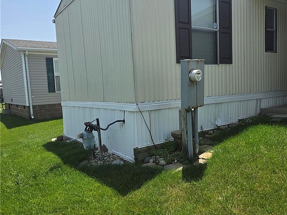 3rd image of 217 Pecan Dr