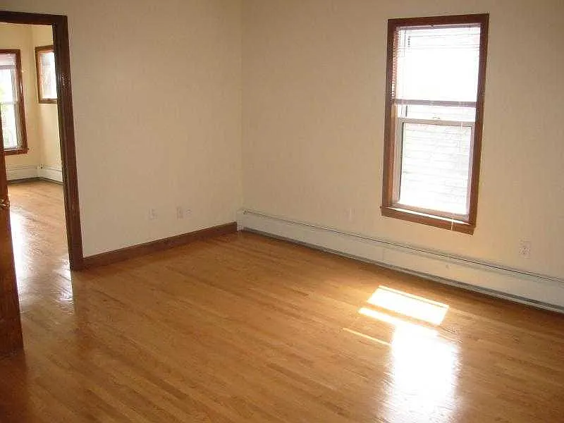 4 bed, $4,200 — Photo 1