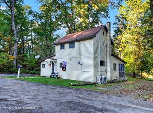 51 Vandermark Ave, Mountain Top, PA 18707