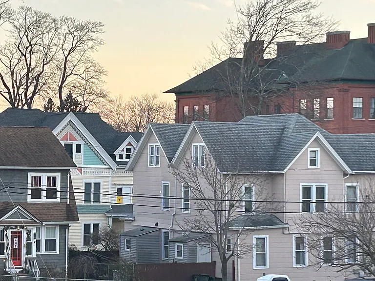 Surrounding neighborhood