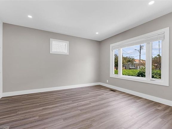 5th image of 19 Lyons Ave