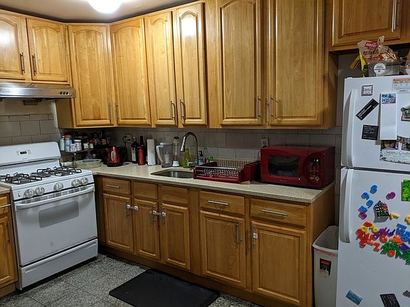 3rd image of 50-09 38th St #2