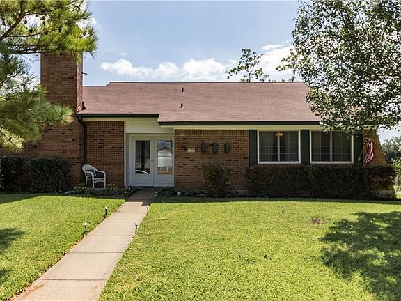 2nd image of 2102 Briarmeadow Dr