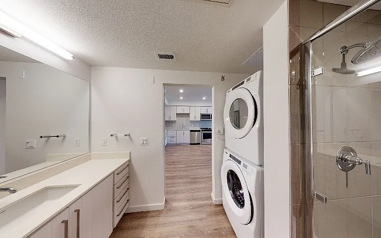 Spacious Bathroom | Apartments in Hercules, CA | The Exchange Hercules Bayfront