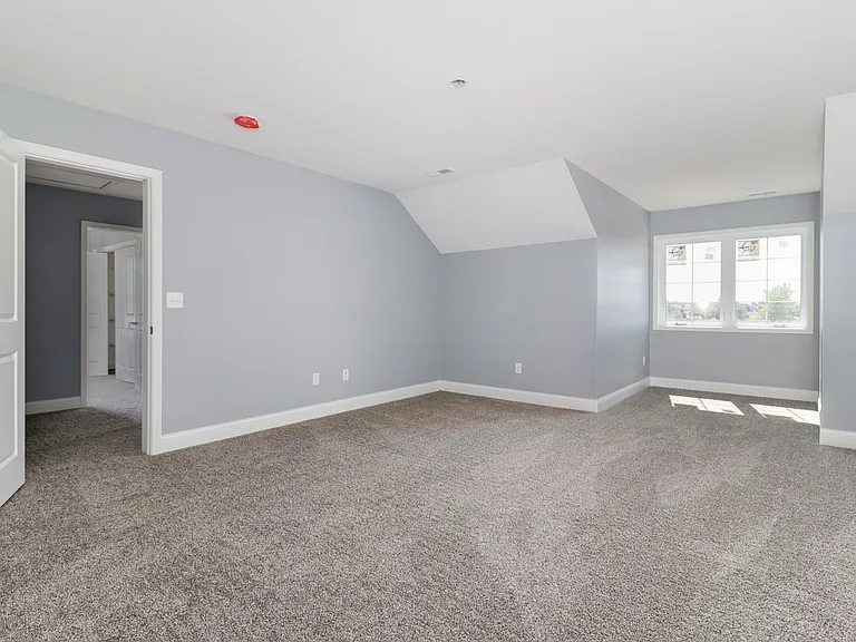 760 Kristin Dr — Photo 25