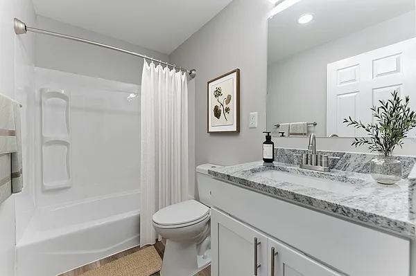 Eagle Rock Apartments at Framingham — Photo 14