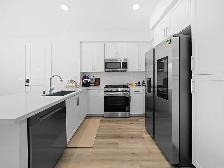 1852 W Merced Ave — Photo 4