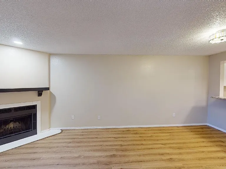 1855 Girard Blvd NE — Photo 33