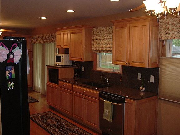 4th image of 6120 W 129th St