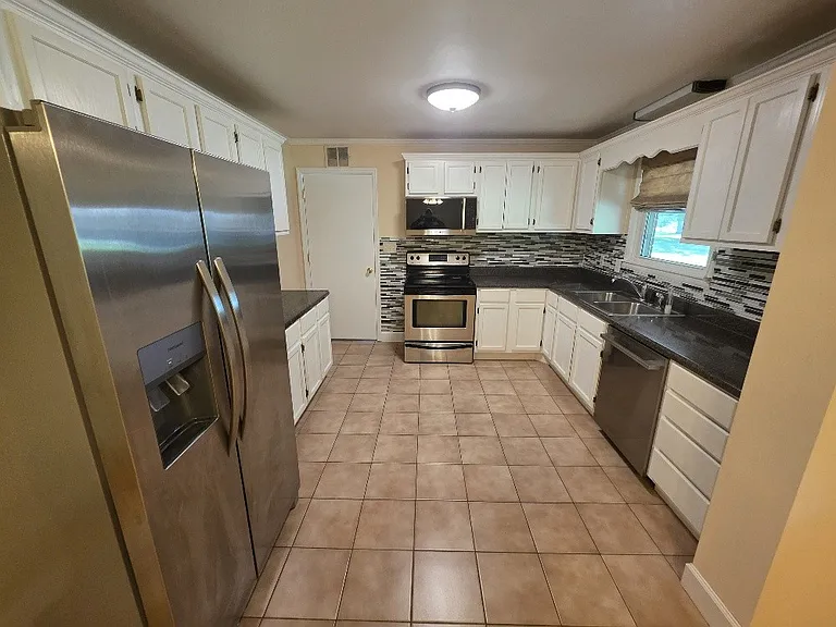4935 Rawlings Rd — Photo 5