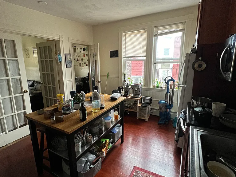 6 Bedford St #2R — Photo 3