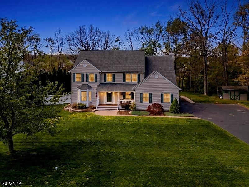 1st image of 14 Chelsea Dr
