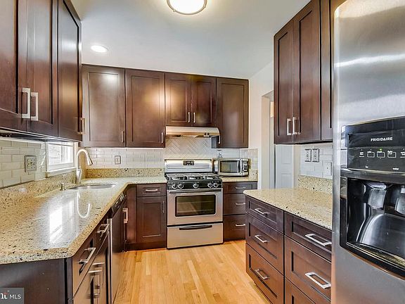 3rd image of 4617 Valerie Ct