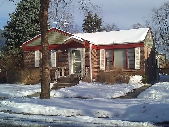 8029 N Elmore St, Niles, IL 60714