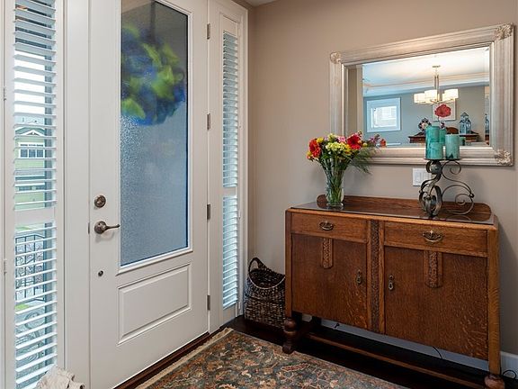 4th image of 1323 37th Street Pl SE