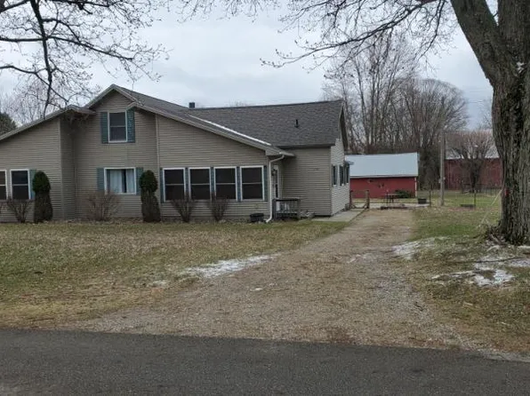 2301 Vickory Rd, Caro, MI 48723